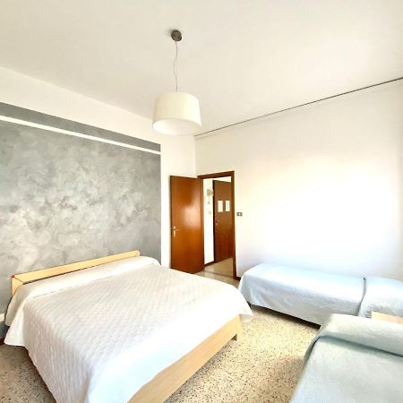 Euroresidence - Piazza Mazzini- 30 Mt Dal Mare - Immobil Relax Lido di Jesolo Bagian luar foto