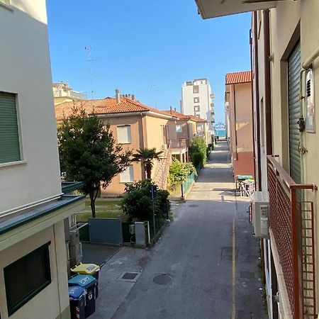 Euroresidence - Piazza Mazzini- 30 Mt Dal Mare - Immobil Relax Lido di Jesolo Bagian luar foto