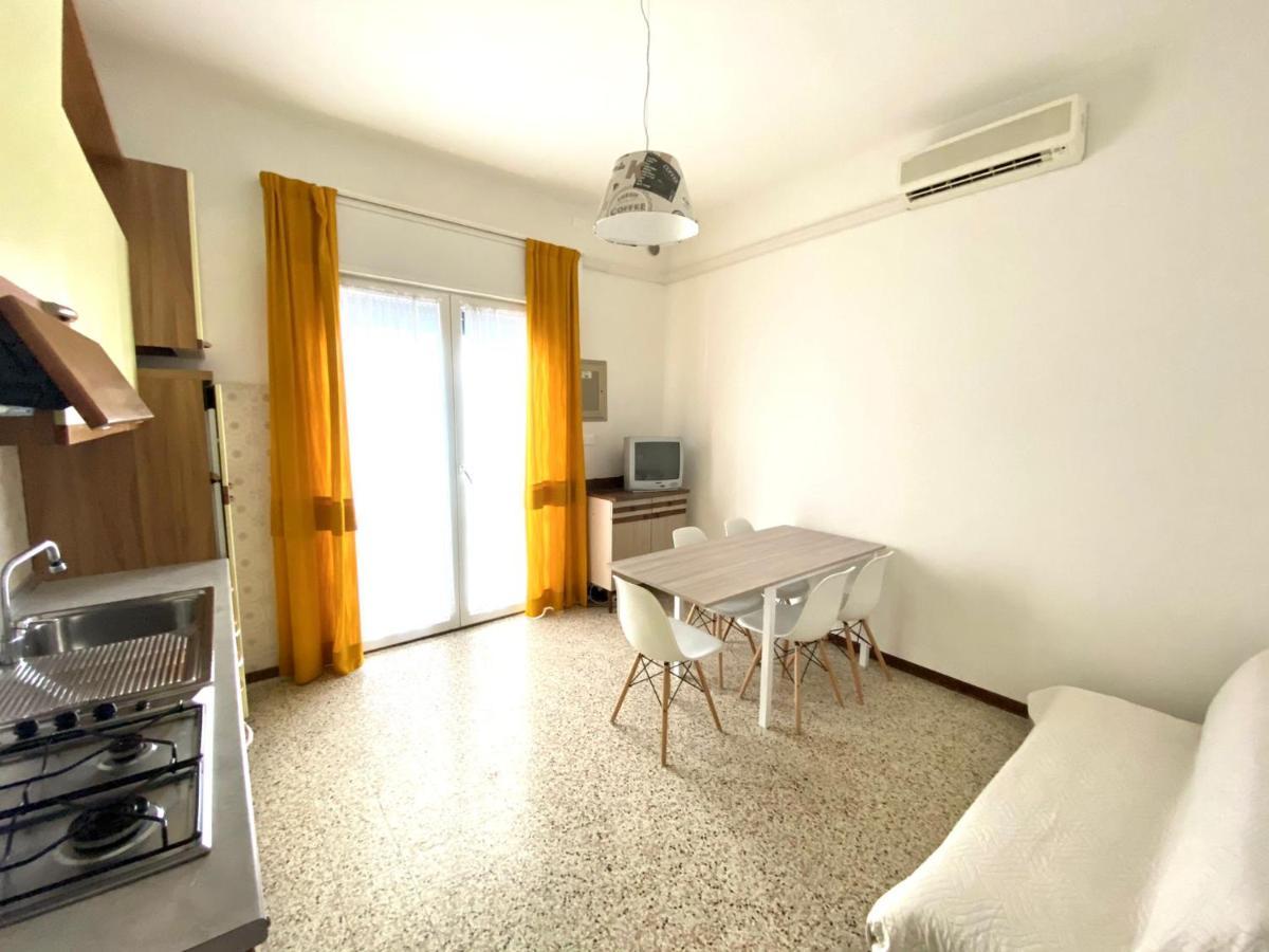 Euroresidence - Piazza Mazzini- 30 Mt Dal Mare - Immobil Relax Lido di Jesolo Bagian luar foto