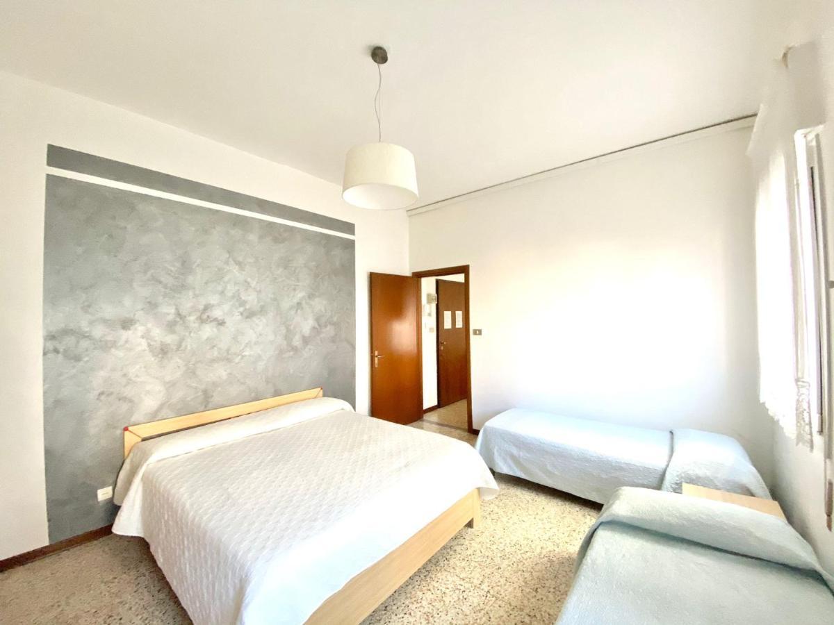Euroresidence - Piazza Mazzini- 30 Mt Dal Mare - Immobil Relax Lido di Jesolo Bagian luar foto